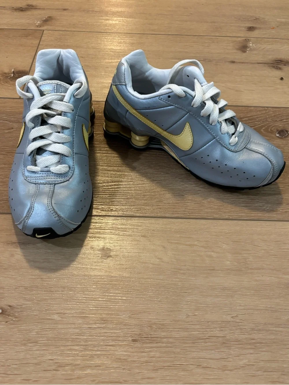 Nike Shox Size 6Y